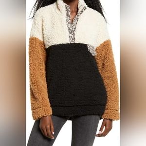 Thread & Supply Wubby Colorblock Fleece Pullover